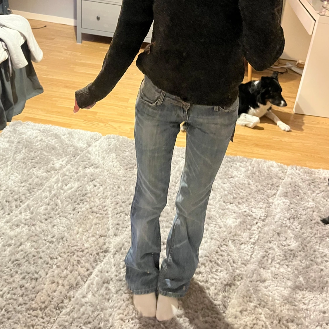 Blå jeans med bootcut