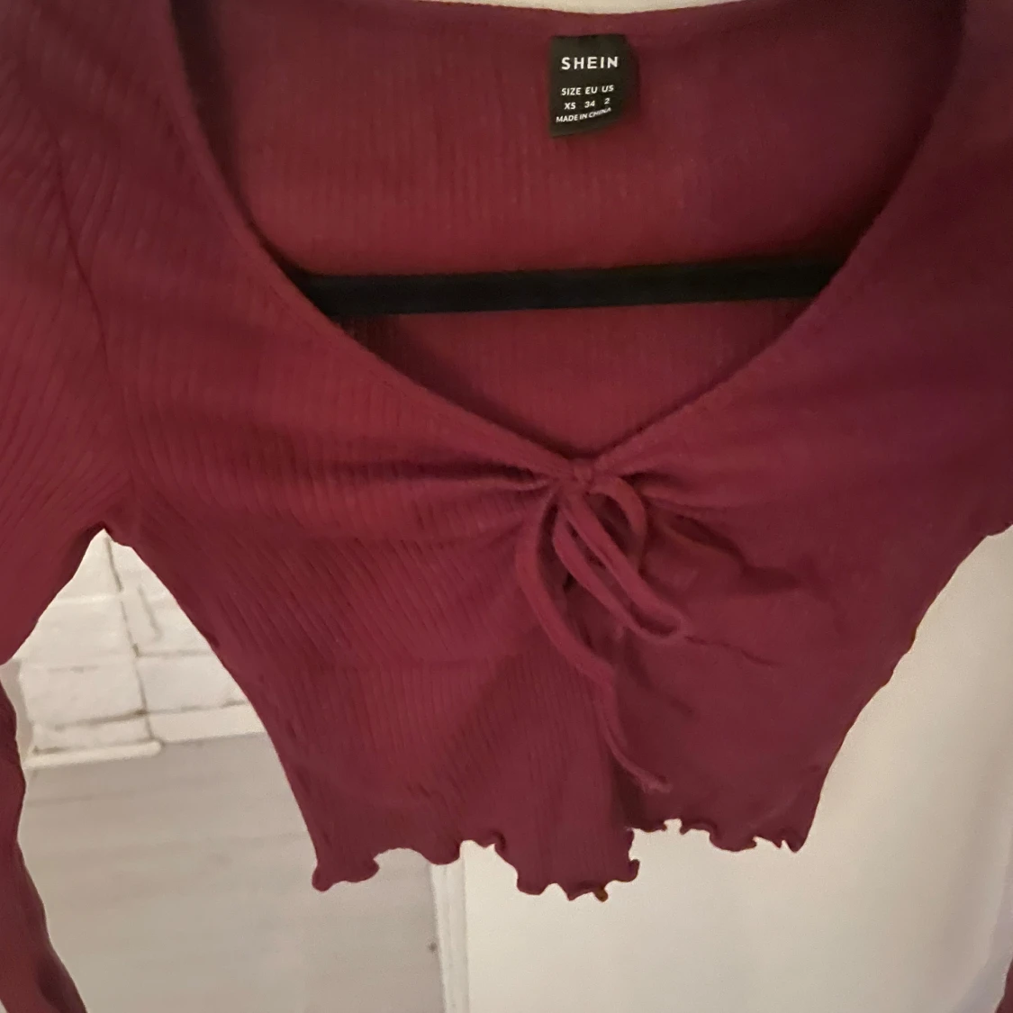 Vinröd ribbad topp från Shein - 90