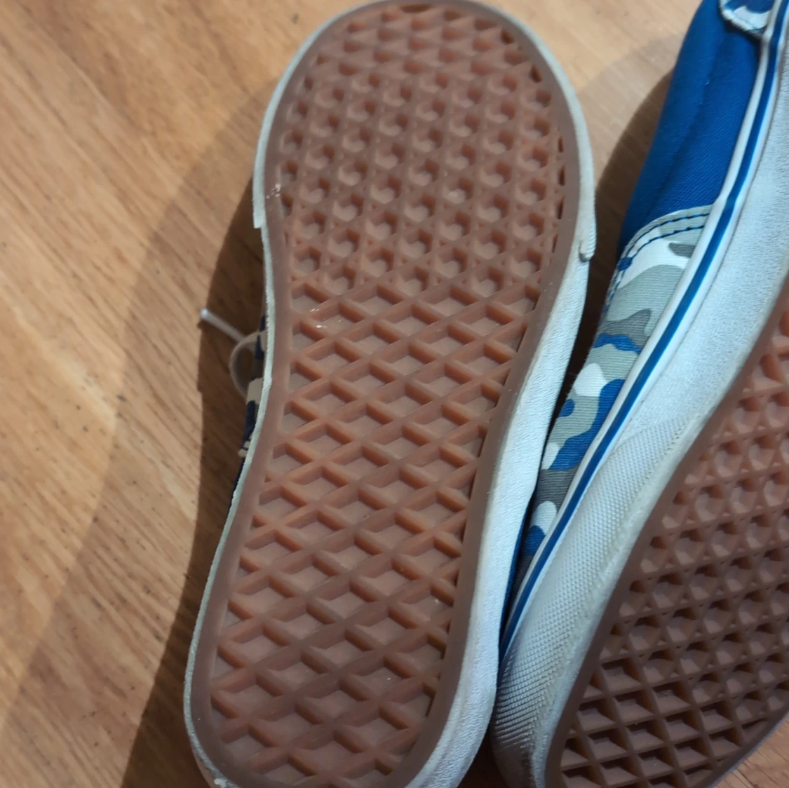 Blå och kamouflage sneakers från Vans - 93