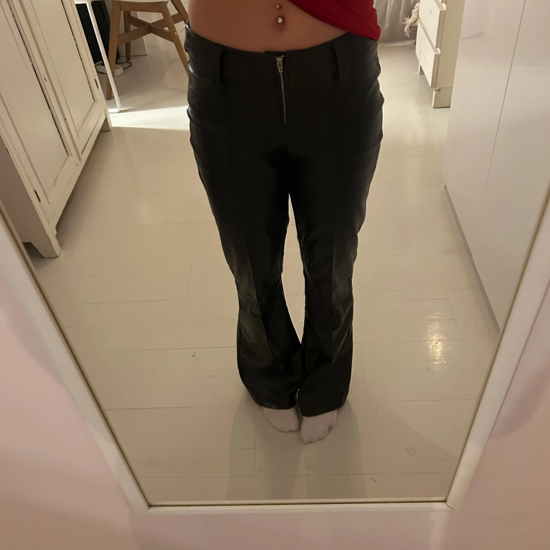 Svarta byxor med dragkedja - 90