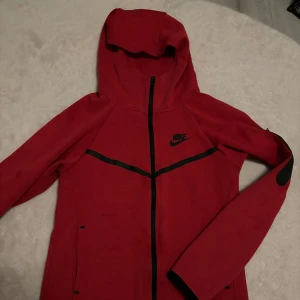 Kofta - Säljs då den inte komme till användning. Storlek xs/s