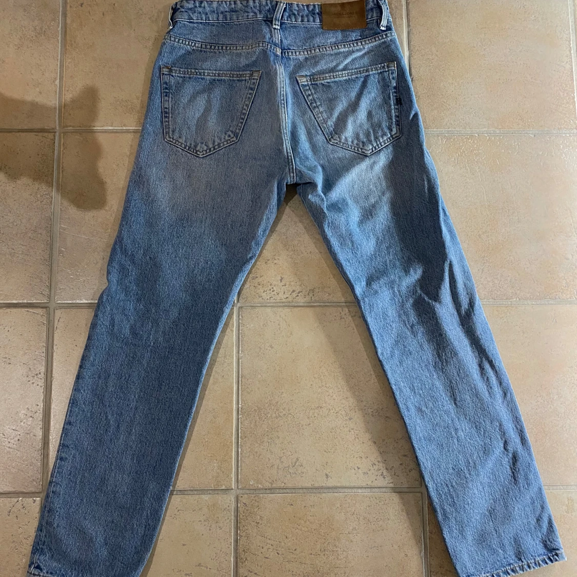 Blå strait-fit jeans från Jack & Jones - 90