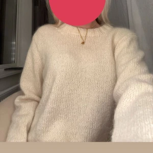 crémevit stickad tröja - crémevit, mysig stickad tröja❤️❤️