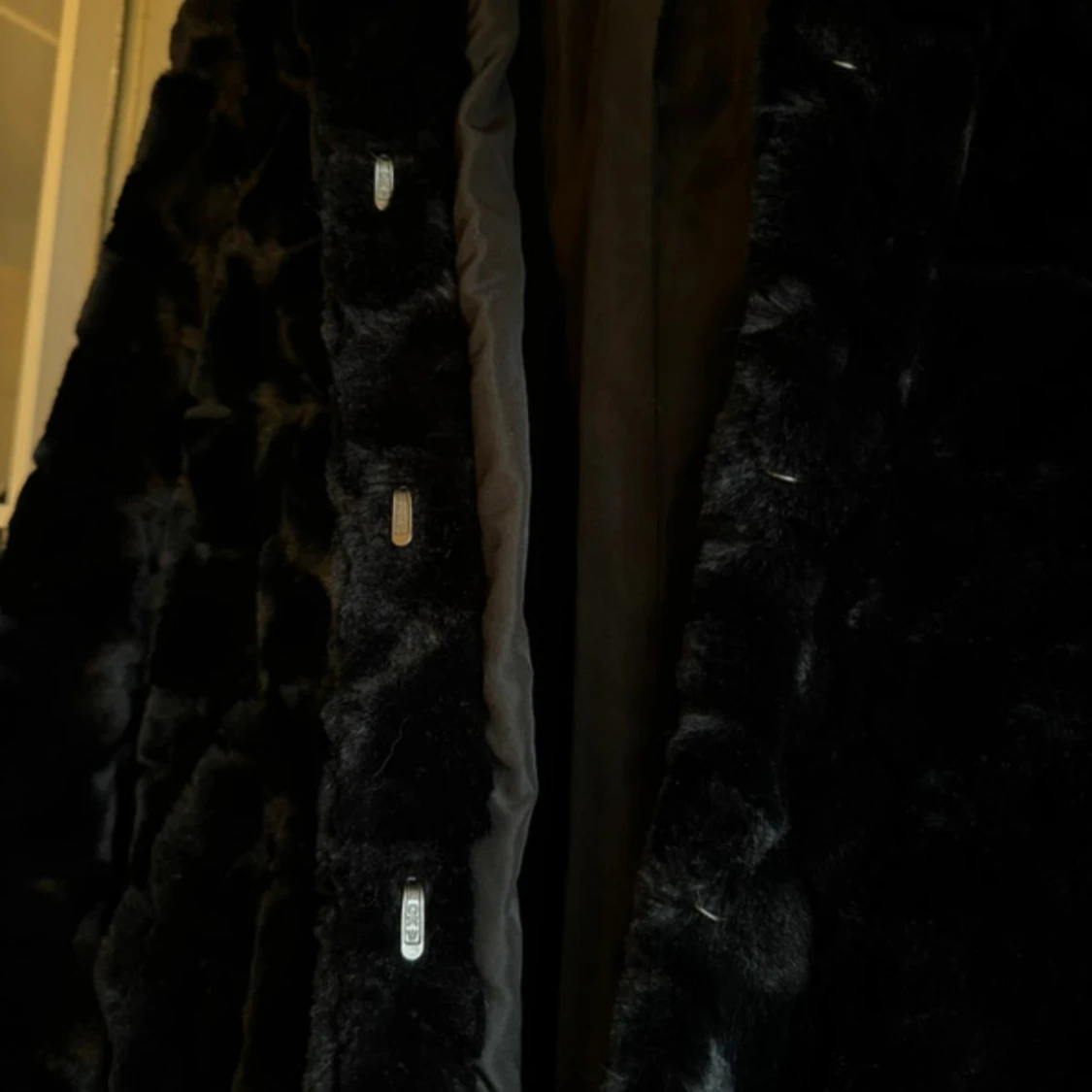 Svart pälsjacka - 91