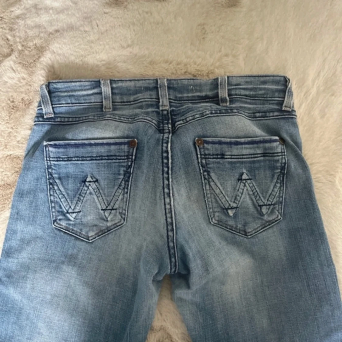 Blå jeans med bootcut - 90