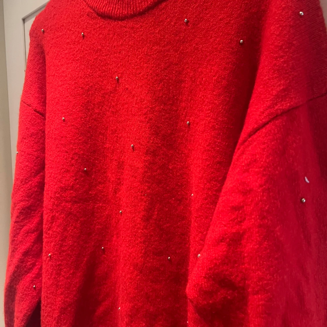 Röd tröja med pärlor från H&M - 91