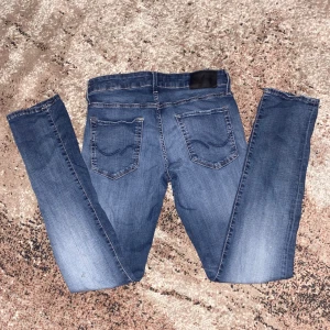Jack&Jones Jeans - Säljer ett par Jack&Jones jeans | Modell: Slim jjglenn | Storlek 30/32, passar 175-185 | Skick: 8,5/10 | Hör av er vid minsta lilla funderingar!🙌