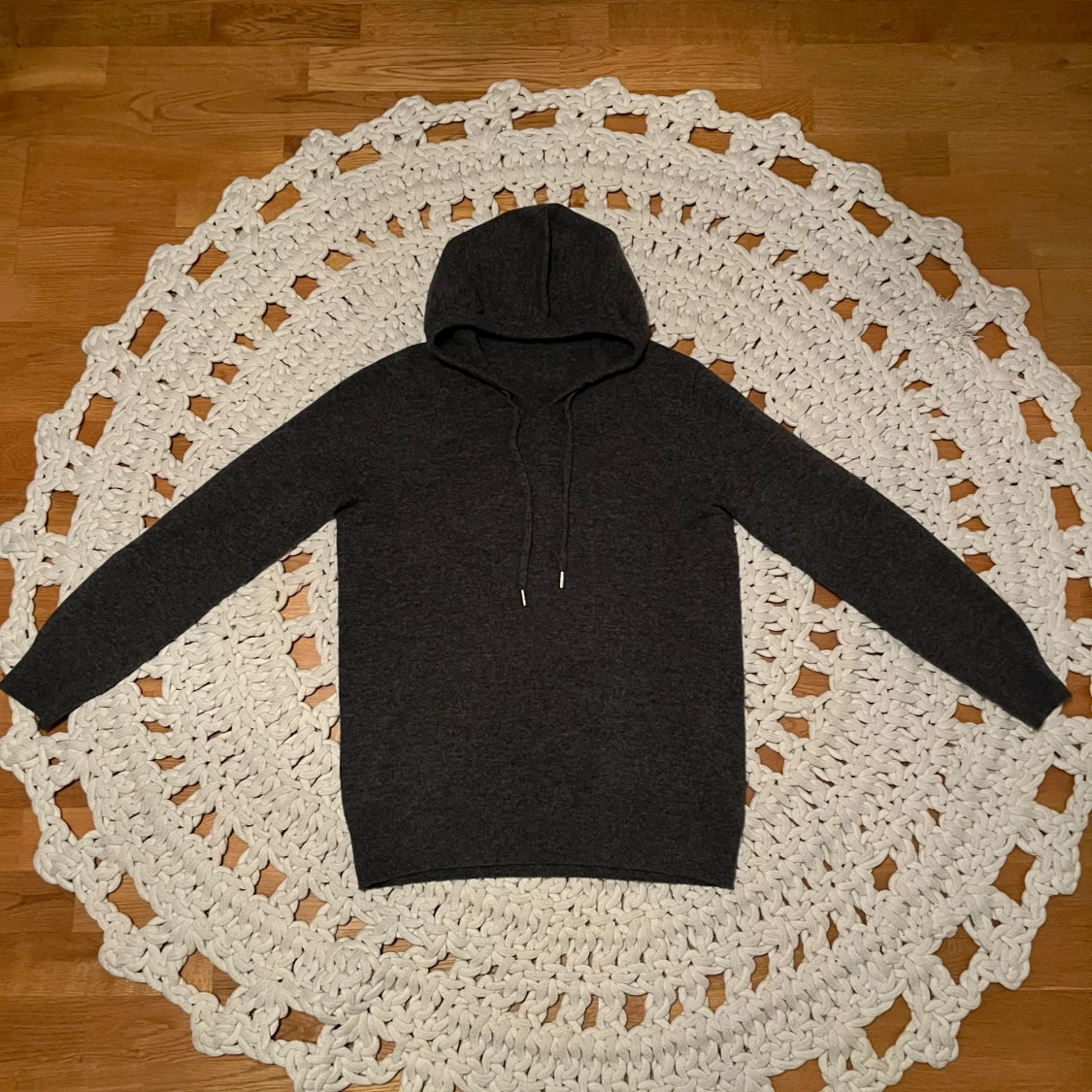 Mörkgrå Merinoull hoodie - 90