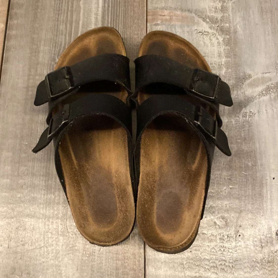 Svarta sandaler med spännen - 90