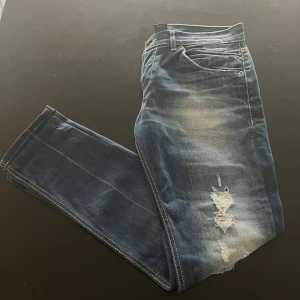 Dondup (W33) - Snygga jeans från dondup! Storlek W33, PM vid fler frågor!