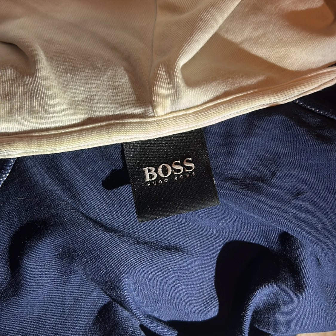 Mörkblå huvtröja från Boss - 92
