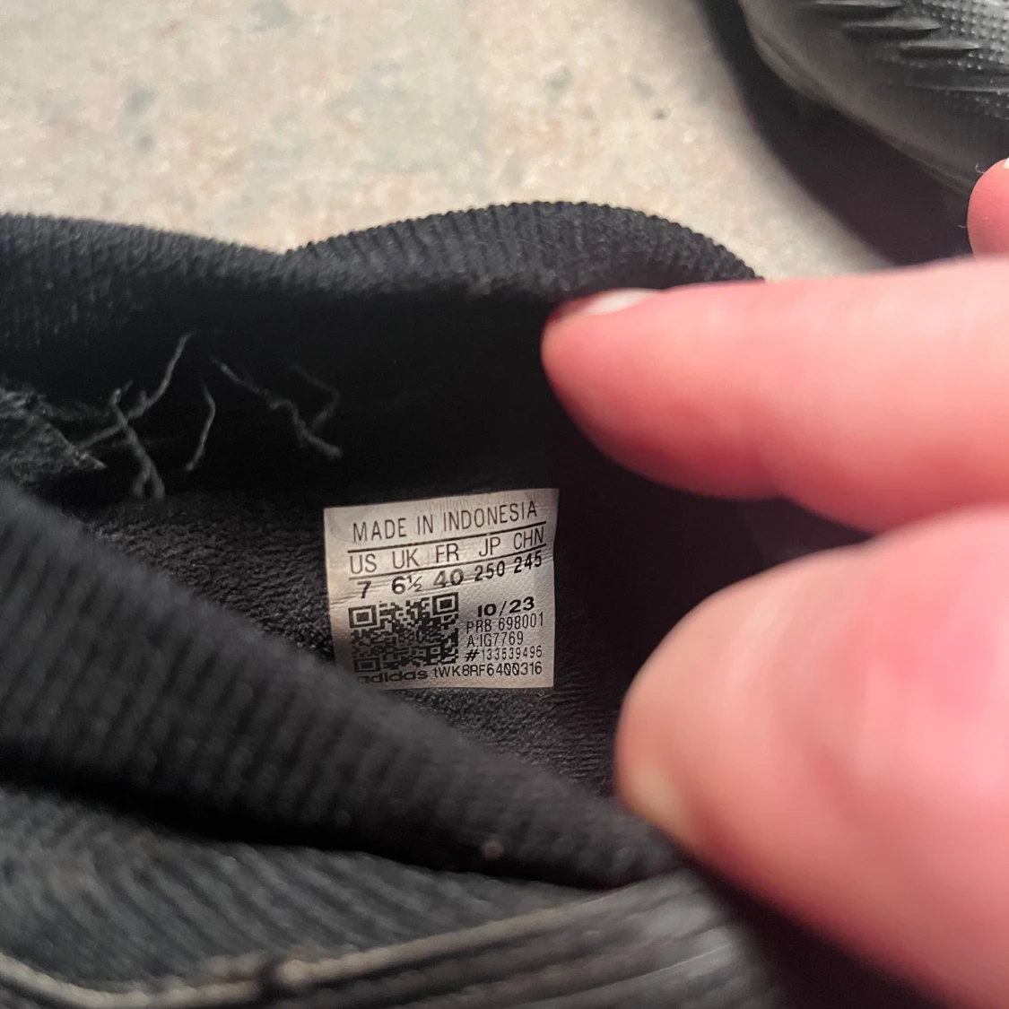 Svarta Adidas Predator fotbollsskor - 91