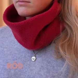 Röd BUFF - @Studioeli.uf