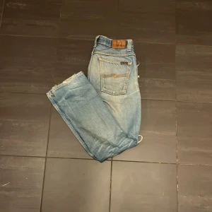 Nudie jeans  - Skit snygga Nudie jeans passar jätte snyggt hör av er vid frågor osv