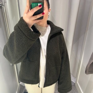 Teddyjacka från h&m - Fint skick.