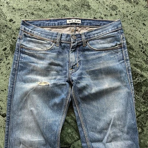 Acne jeans  - Säljer ni dessa acne jeansen men en riktigt schyst tvätt. | kan tänka mig att gå ned i prid vid snabb affär