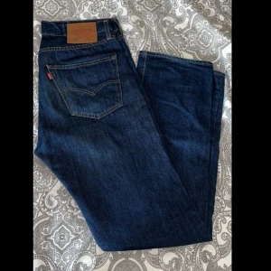 Levis 501 - Säljer dom för att dom är för stora annars är dom jätte bra skick och dom är köpta på levis