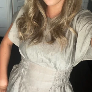 Hm blus - INTRESSEKOLL!! På denna supersnygga blusen från hm💖