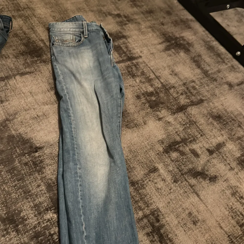 Storlek w30-l32 Modell jennon. Jeans & Byxor.