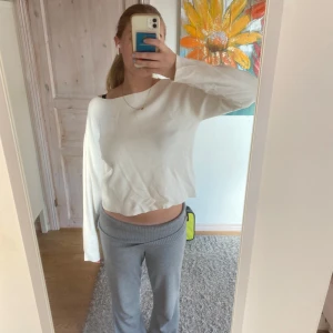 Vit tröja  - Jättefin vit tröja från zara ✨