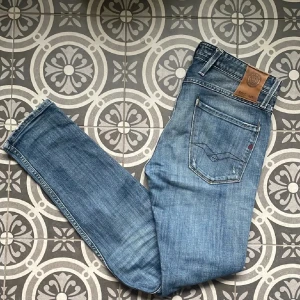 Replay Anbass - Säljer dessa feta replays i modellen anbass för riktigt bra pris, skick 9/10, storlek 29/32, pris går självklart att diskuteras!