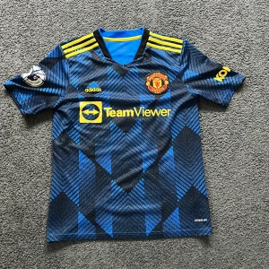 Manchester United  - 15-16 years/176