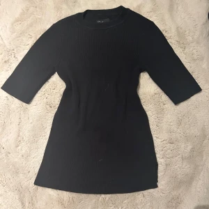 Svart kortärm tröja- Howl edition  - Ny, aldrig använd🩷passar perfekt till era stockholmsstilare 🩷