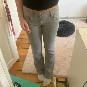 Bootcut jeans - Jättefina lågmidjade bootcut jeans från Gina Young❤️passar mig som är 162 