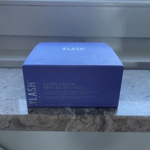 Super Youth Peptide Eye Gels från Xlash - Säljer Super Youth Peptide Eye Gels från Xlash. Perfekt för att fräscha upp och återfukta huden runt ögonen. Perfekt för en lyxig hemmabehandling! Det har dock blivit använda ett par gånger, men utöver det i nytt skick. 