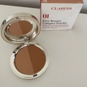 Clarins ever bronze compact powder 01 - Clarins ever Bronze conpact powder Använd ett par gånger, men mycket produkt kvar