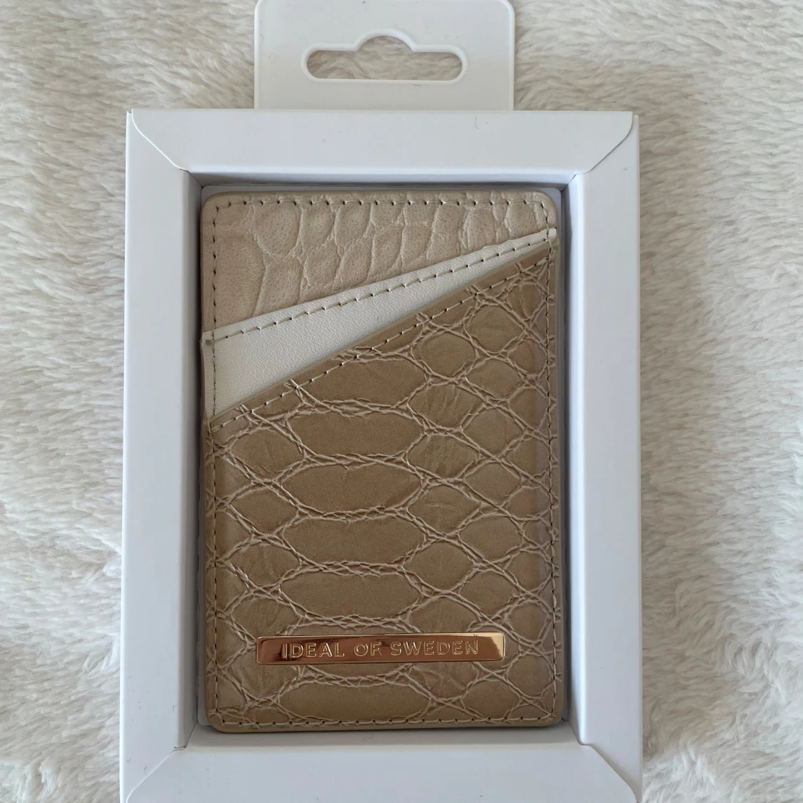 Beige kortfodral från Ideal of Sweden - 91