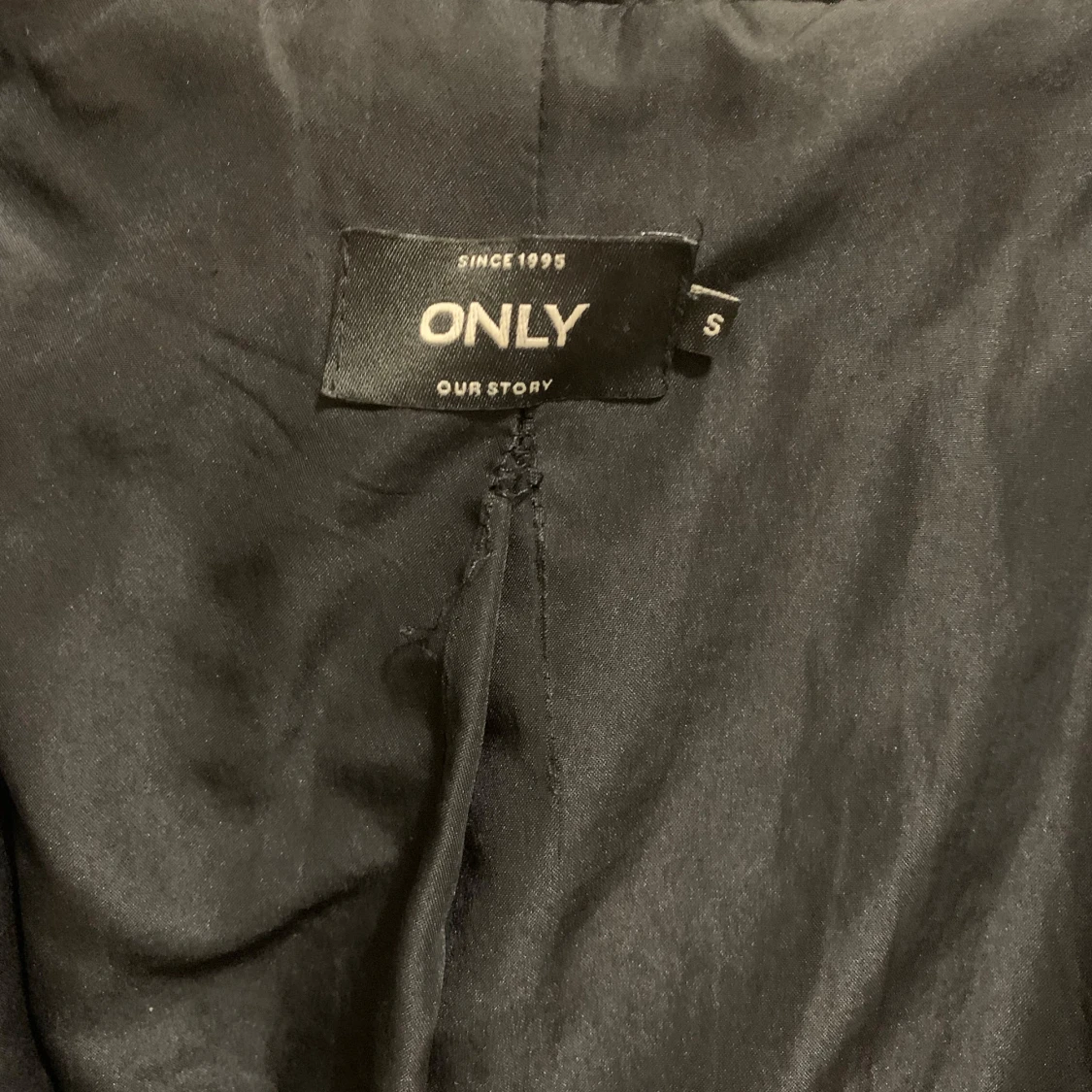 Svart pälsjacka - 92