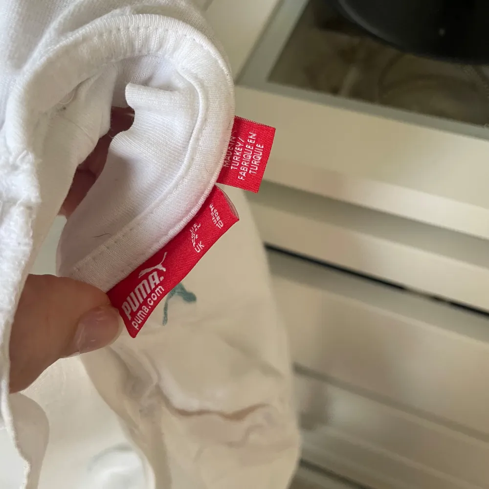 T-shirt från Puma. Storlek 38/36. Använd men inga tydliga tecken på användning. T-paidat.