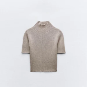 Zara topp - Säljer denna snygga zara topp, aldrig använd ! ☺️