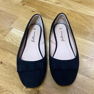Ballerina  - Helt nya har bara haft på dem en gång inomhus 