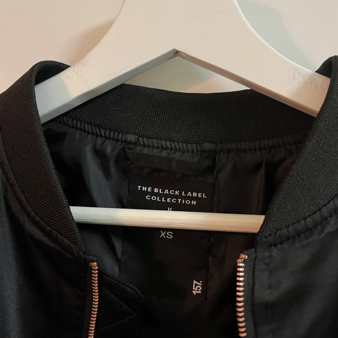 Svart bomberjacka från The Black Label Collection - 90