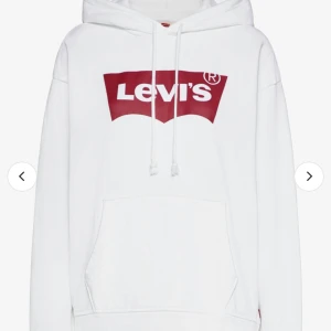 Levi’s hoodie - Levi’s hoodie i storlek XS men passar även S. Säljer den för att den inte kommer till användning. Bra skick. Inga returer!!