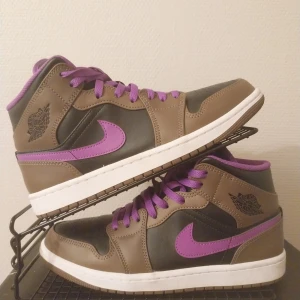 Air Jordan 1, nya!  - Helt nya skor, originallåda och kvitto finns! 