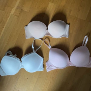 Bh  - Massa Bh i bra skick till salu, skriv vid fler bilder och den du vill köpa så gör jag en egen annons för den. Öppen för prisförslag för dem. ❤️