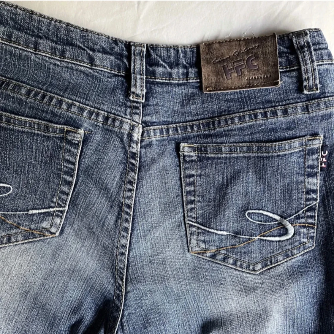 Blåa bootcut jeans