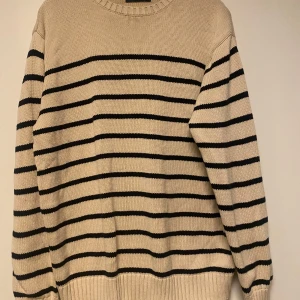 Stickad randig tröja - Fint skick. Brandy Melville one size. 