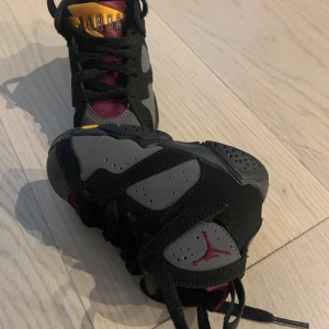 Jordan💙pojke💙skor  - Som Nya💙bara använda två gånger 💙