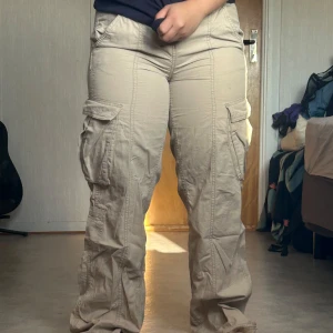 Cargo byxor - Passars mig som är 38 i storlek köpte förra året