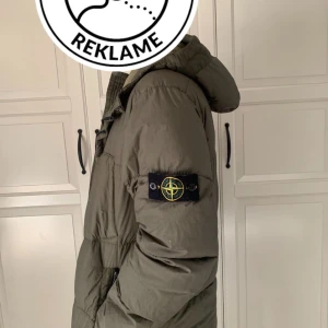 Stone Island jakke. - Stone Island jakke, kostet 7000kr ny.  Er fra Norge men kan sende til Sverige.