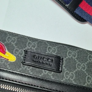 Axel väska  - Axelväska perfekt till alla autfits pris går o prutta 