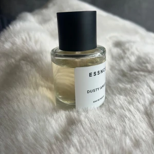ESSNCE Dusty Amber Eau de Parfum - Endast testad ett fåtal gånger