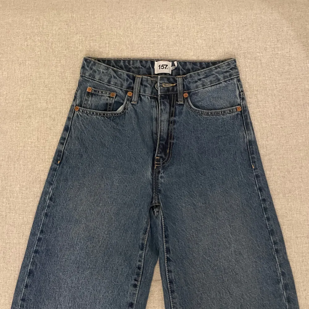 Highwaisted jeans från lager 157, passar inte längre min stil. Farkut & Housut.