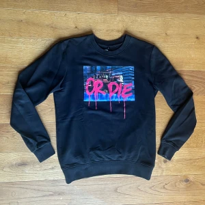 Or die tröja - Or die tröja från Wallery