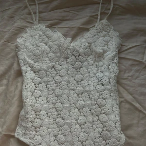 H&M body  - Säljer pga inte kommer till användning, den är helt ny och prislappen finns kvar.