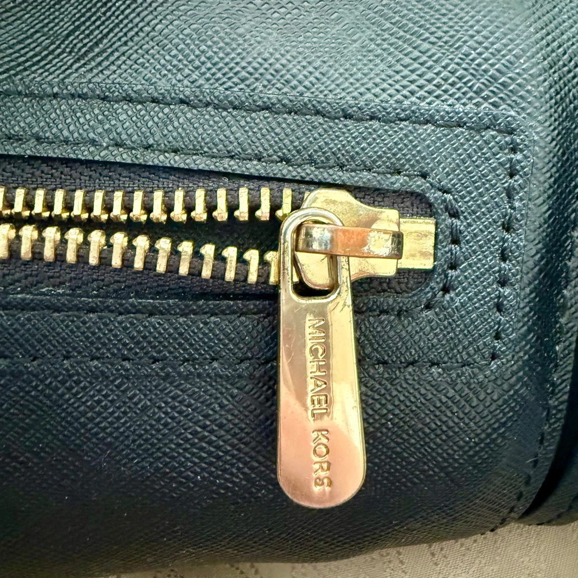 Svart axelväska från Michael Kors - 4